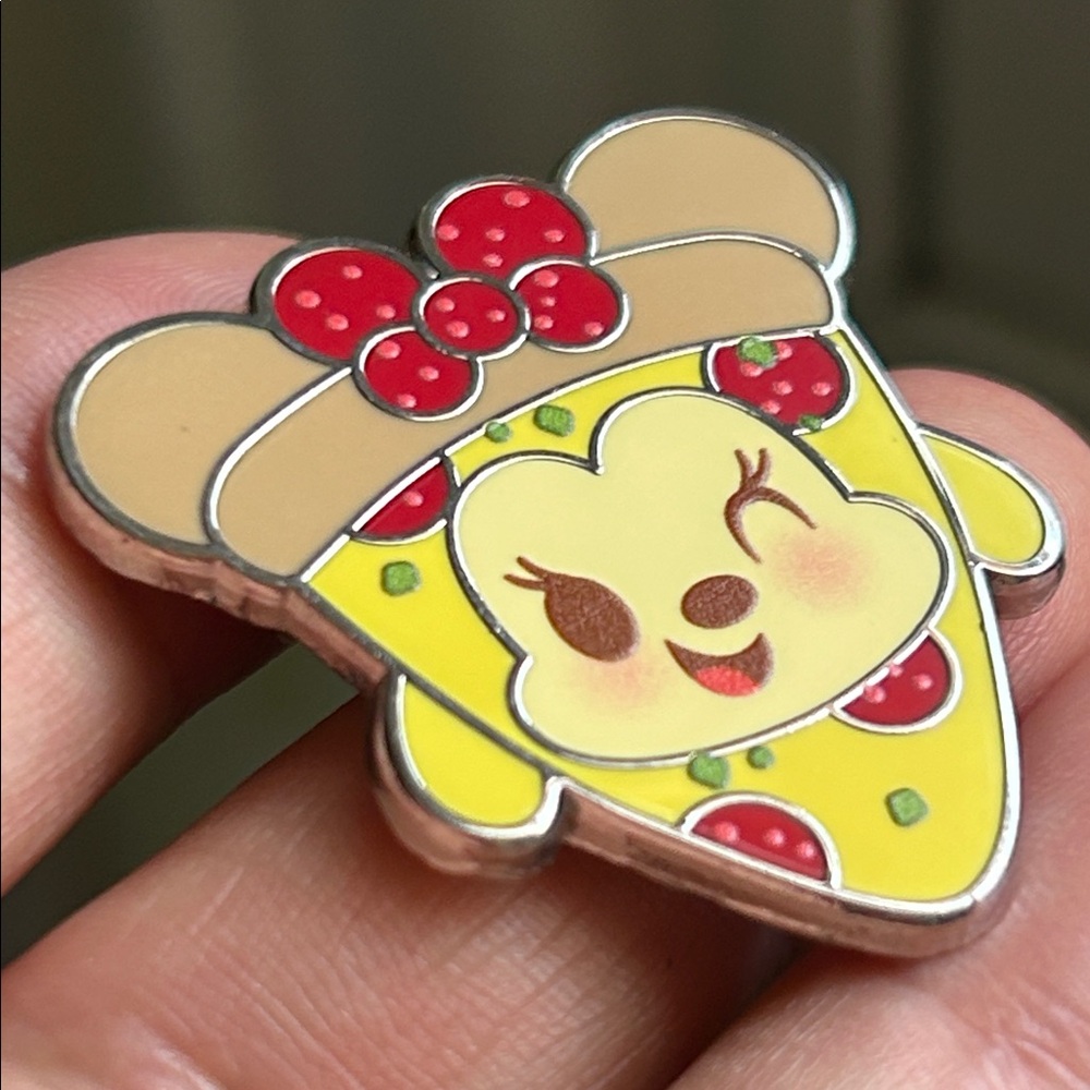 🖤2023 Disney Minnie Pepperoni Pizza Munchlings Series 3 Mystery Pin - Picture 3 of 9